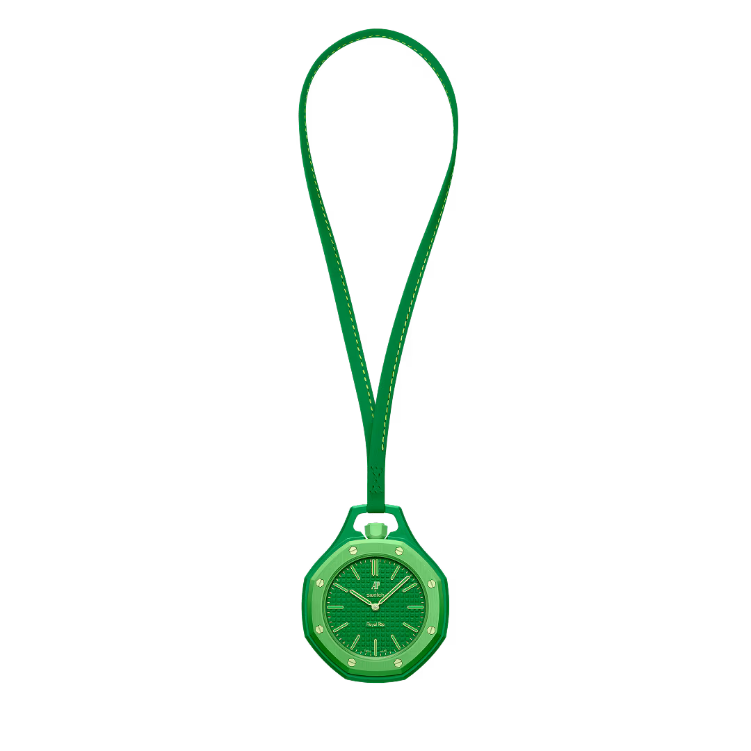 Montre de poche Royal Pop Green Eight vue de face — cadran Tapisserie vert, lunette octogonale vert clair, vis vert foncé, cordon cuir vert