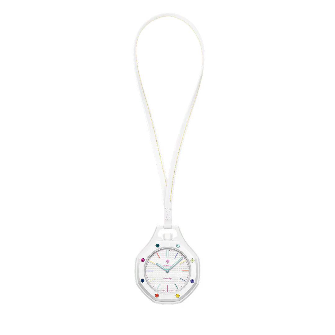 Montre de poche Royal Pop Huit Blanc vue de face — cadran Tapisserie blanc, lunette octogonale blanche, huit vis hexagonales multicolores, cordon cuir blanc