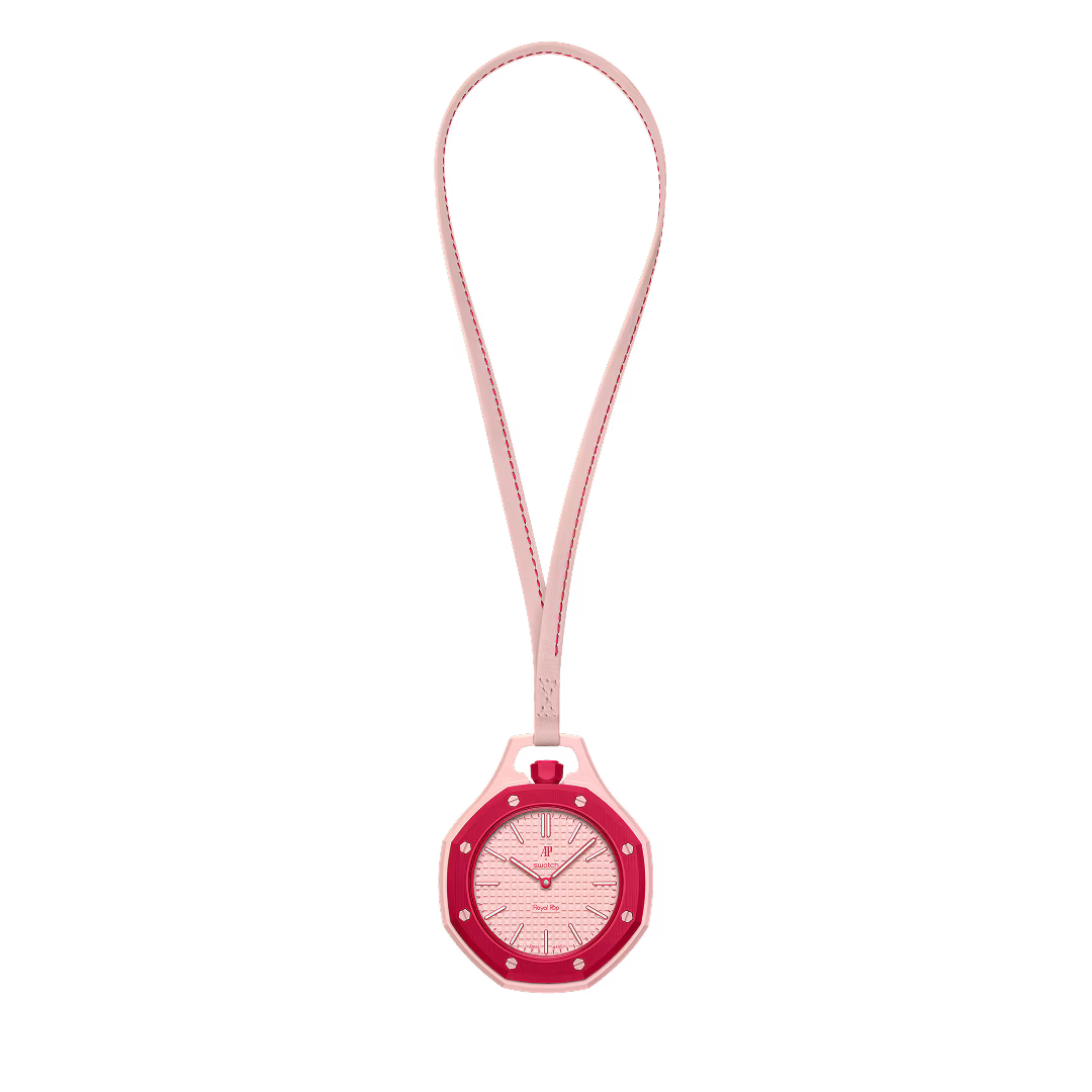 Montre de poche Royal Pop Otto Rosso vue de face — cadran Petite Tapisserie rose, lunette octogonale rouge, cordon cuir de veau rose